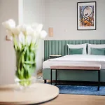 H12**** Hotel