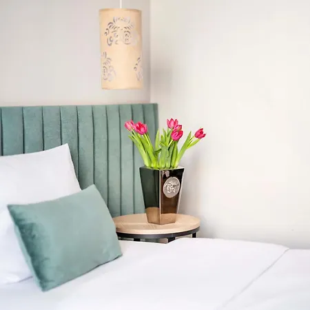 Hotel H12****