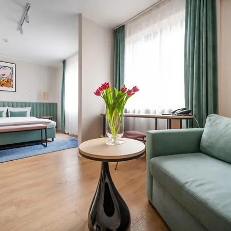 Ξενοδοχείο H12**** 4*