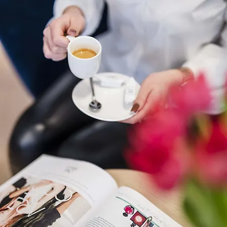 H12**** Ξενοδοχείο 4*