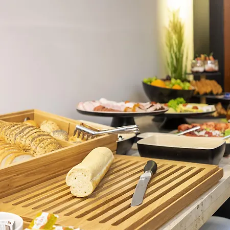 H12**** Ξενοδοχείο