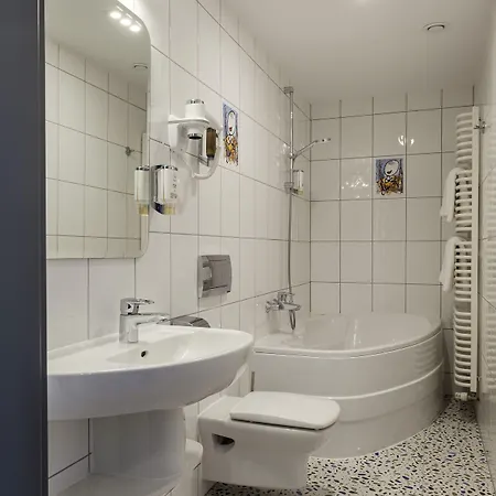 H12**** Ξενοδοχείο Krasków