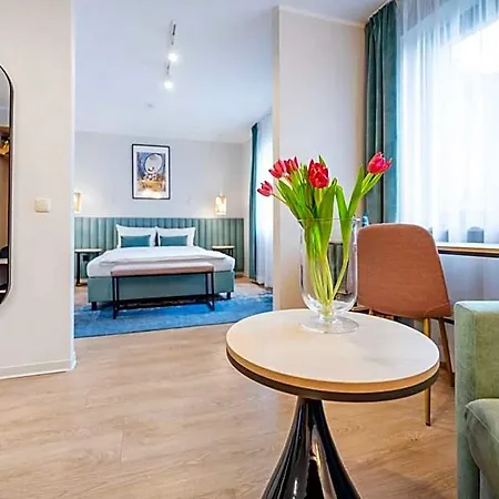 Hotel H12 4*
