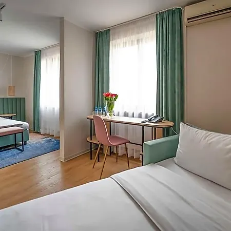 H12 Hotel