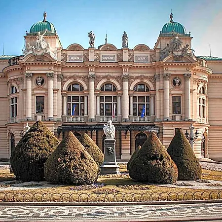 Hotel H12 Kraków