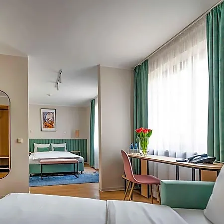 H12 Hotel 4*