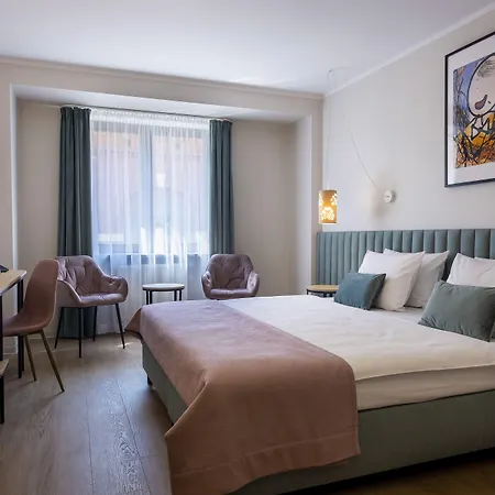 H12 Hotell
